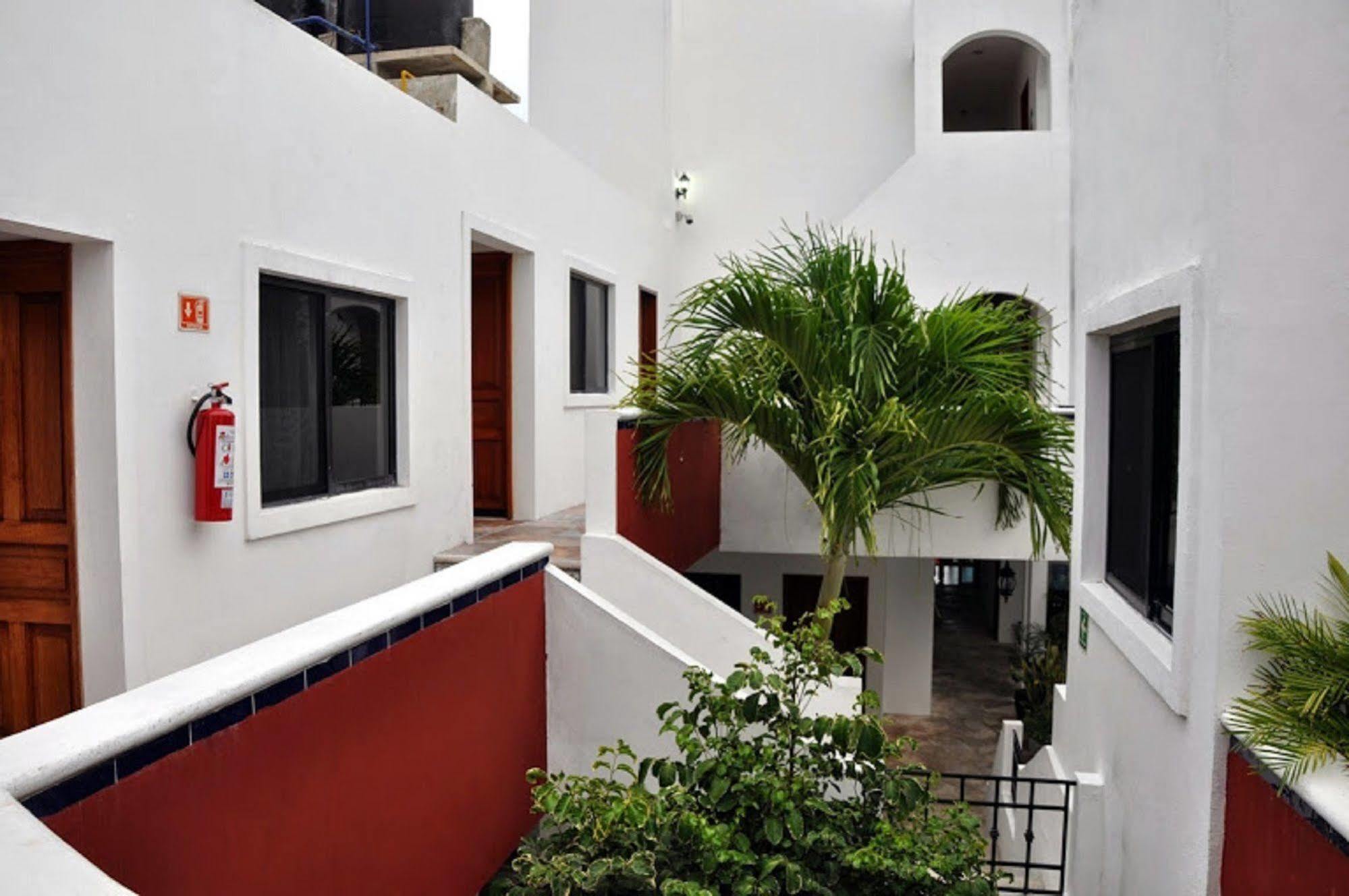 Chac Chi Hotel & Suites Isla Mujeres Buitenkant foto