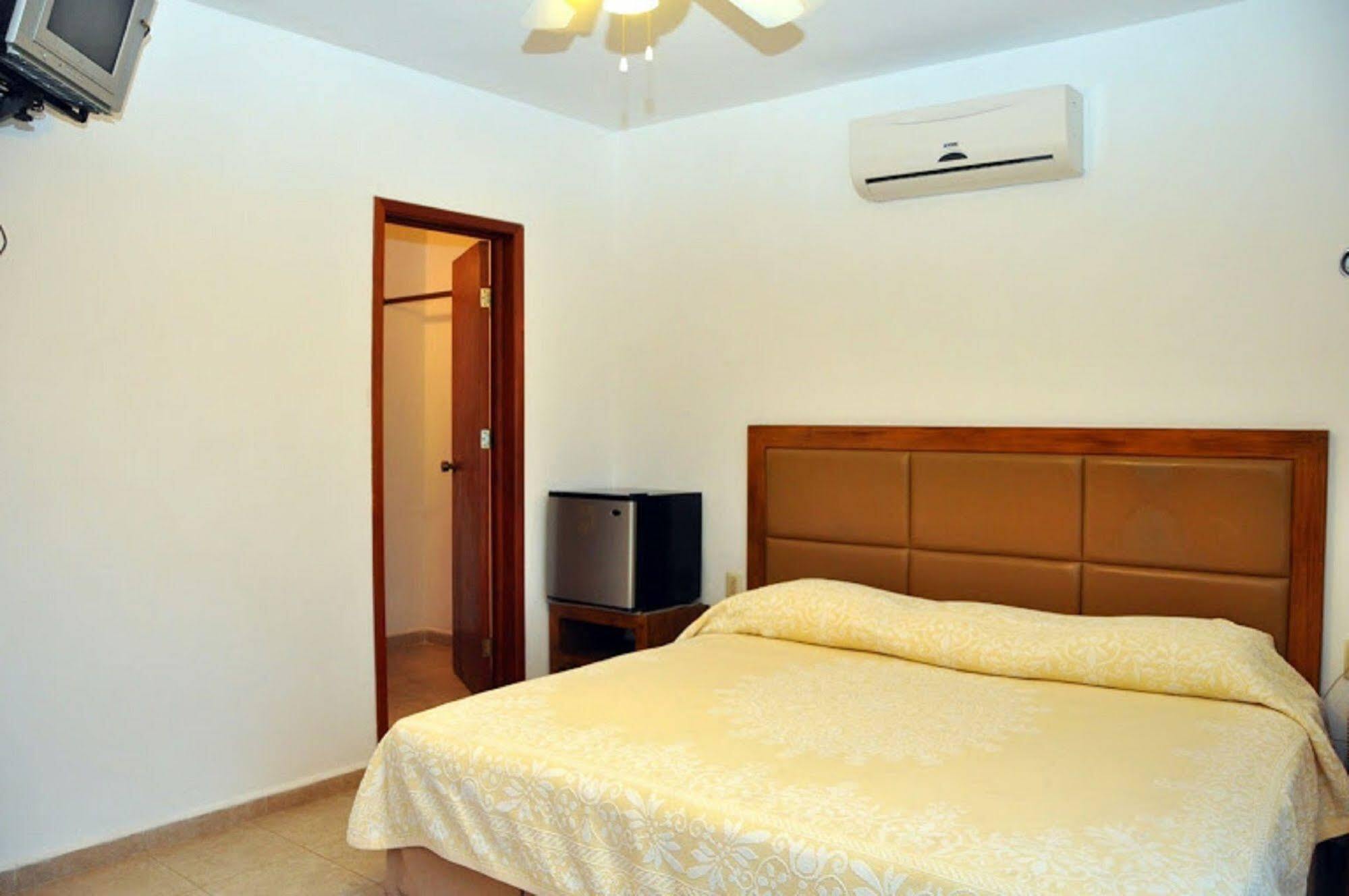 Chac Chi Hotel & Suites Isla Mujeres Buitenkant foto